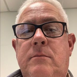 Meet your Posher, Larry